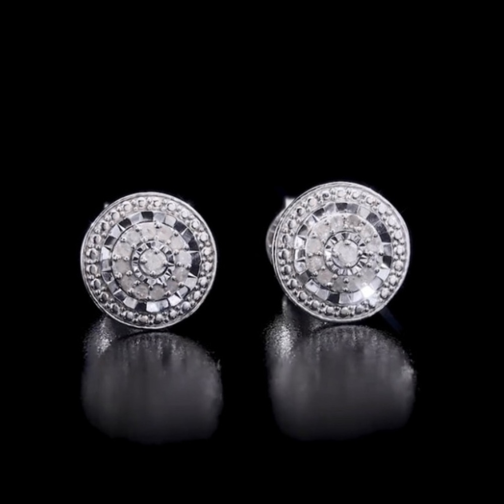 ❤️ DEAL! Macys Fine Jewelry Diamond Earrings (1/10 ct. t.w.) - Retails $200